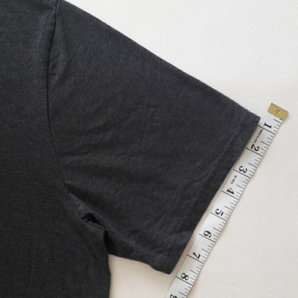 ● Oakley | men's short sleeve Graphic Tee Shirt - Picture 5 of 10